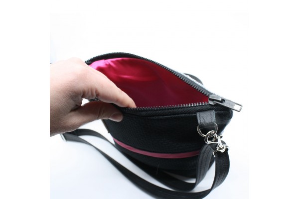 La Mini | Petit sac à main noir avec cuir rose