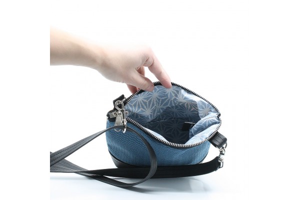 La Mini | Petit sac à main bleu avec petite touche de rayé